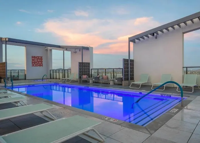 Boulevard Modern Highrise Stu Sky Pool Parking Gym 15